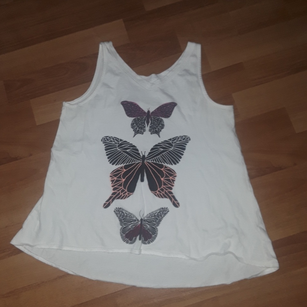 White shirt w/butterflies